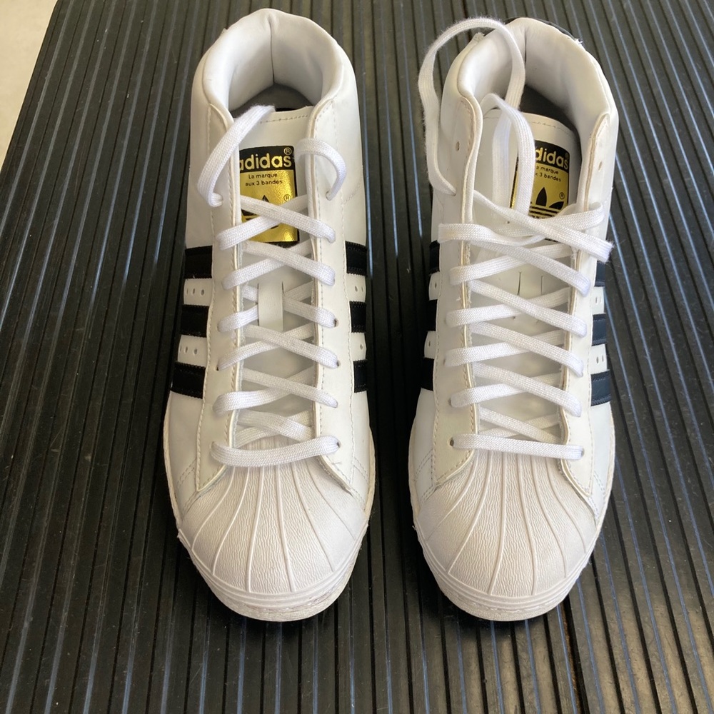 Nice comfortable wedge sneaker